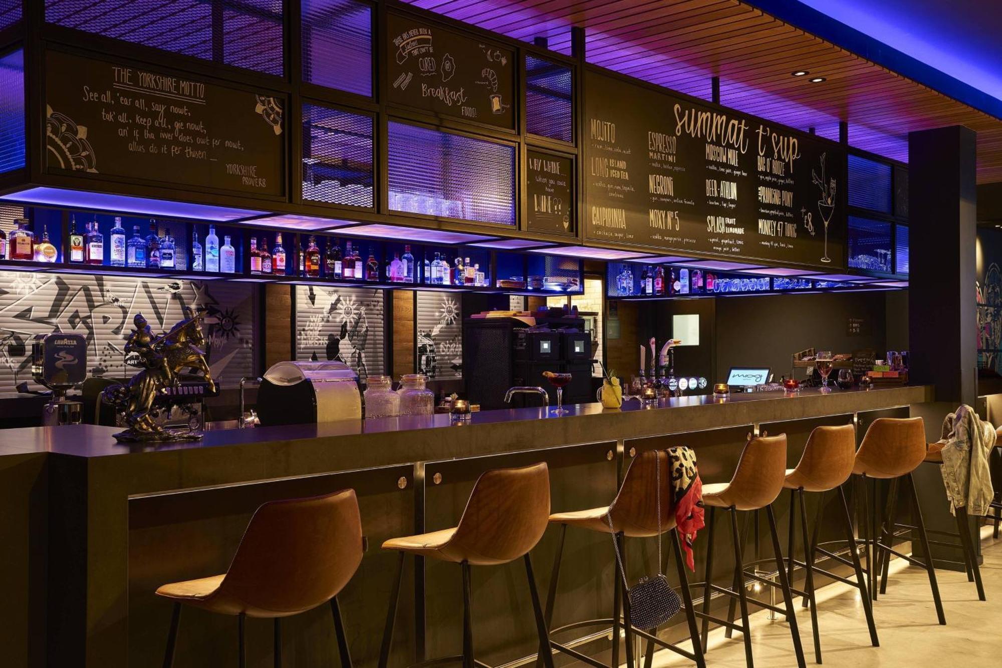 Moxy York Hotel Bagian luar foto