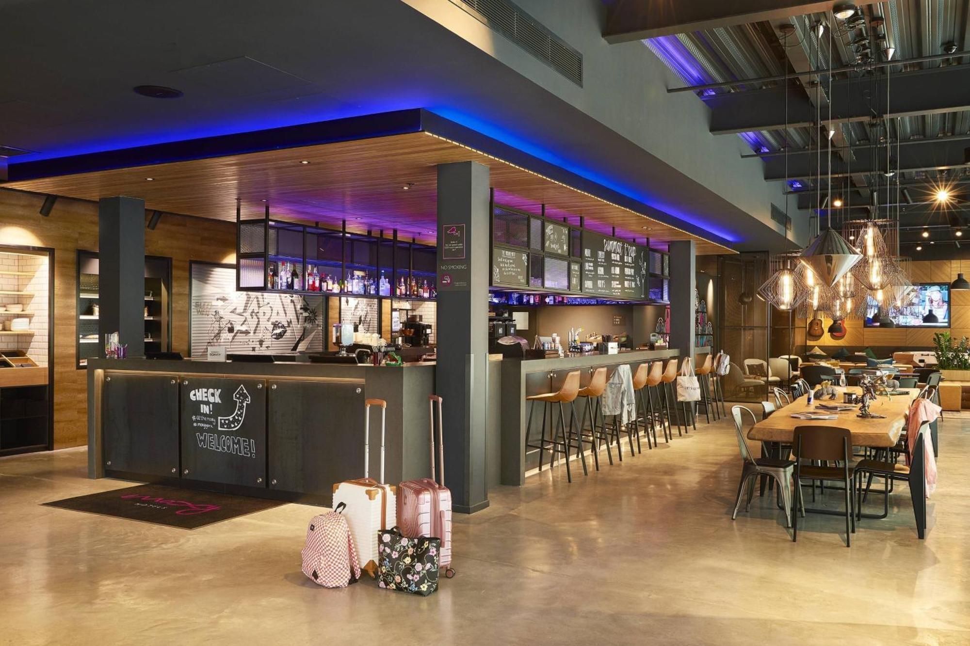 Moxy York Hotel Bagian luar foto
