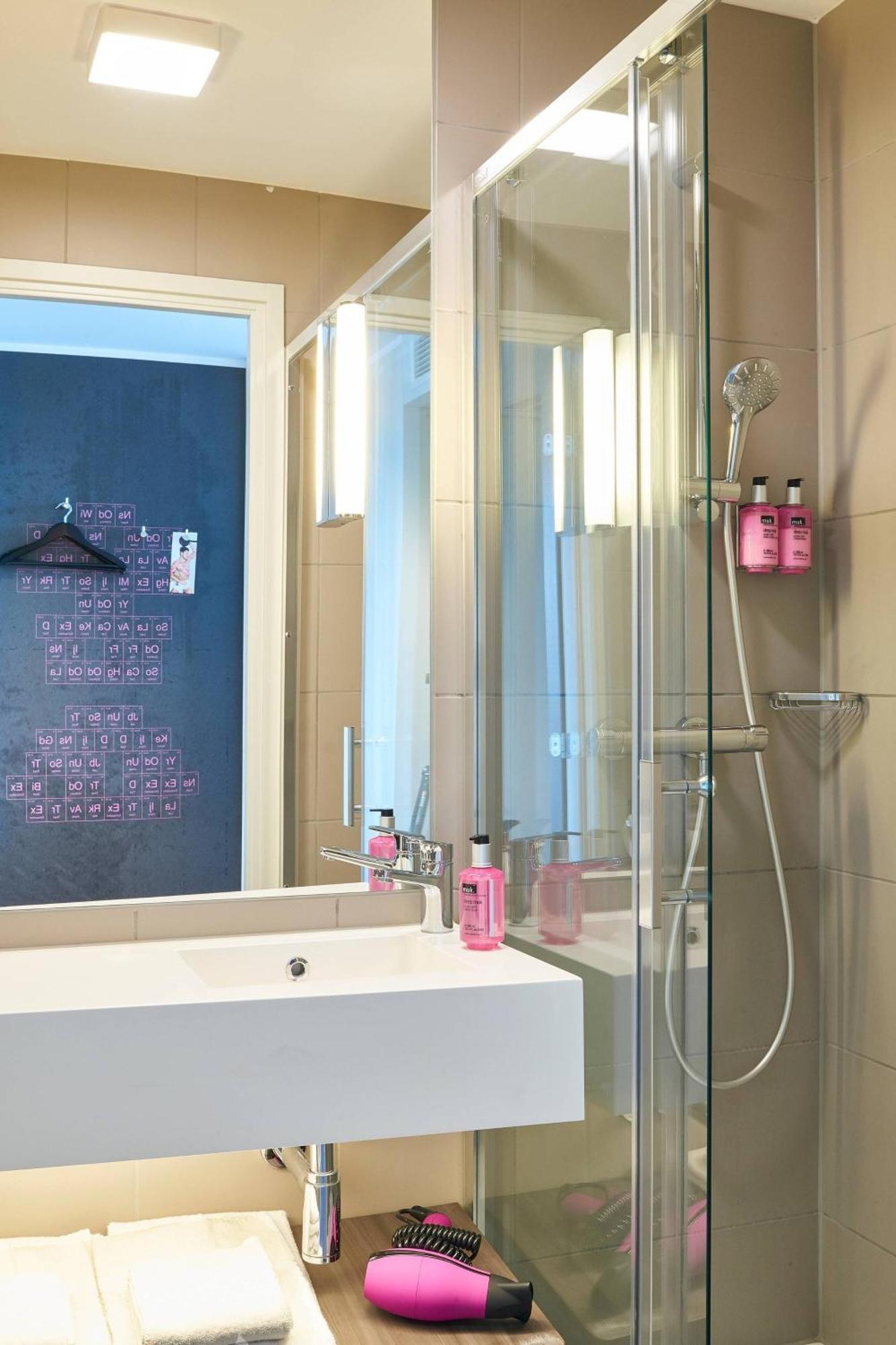 Moxy York Hotel Bagian luar foto