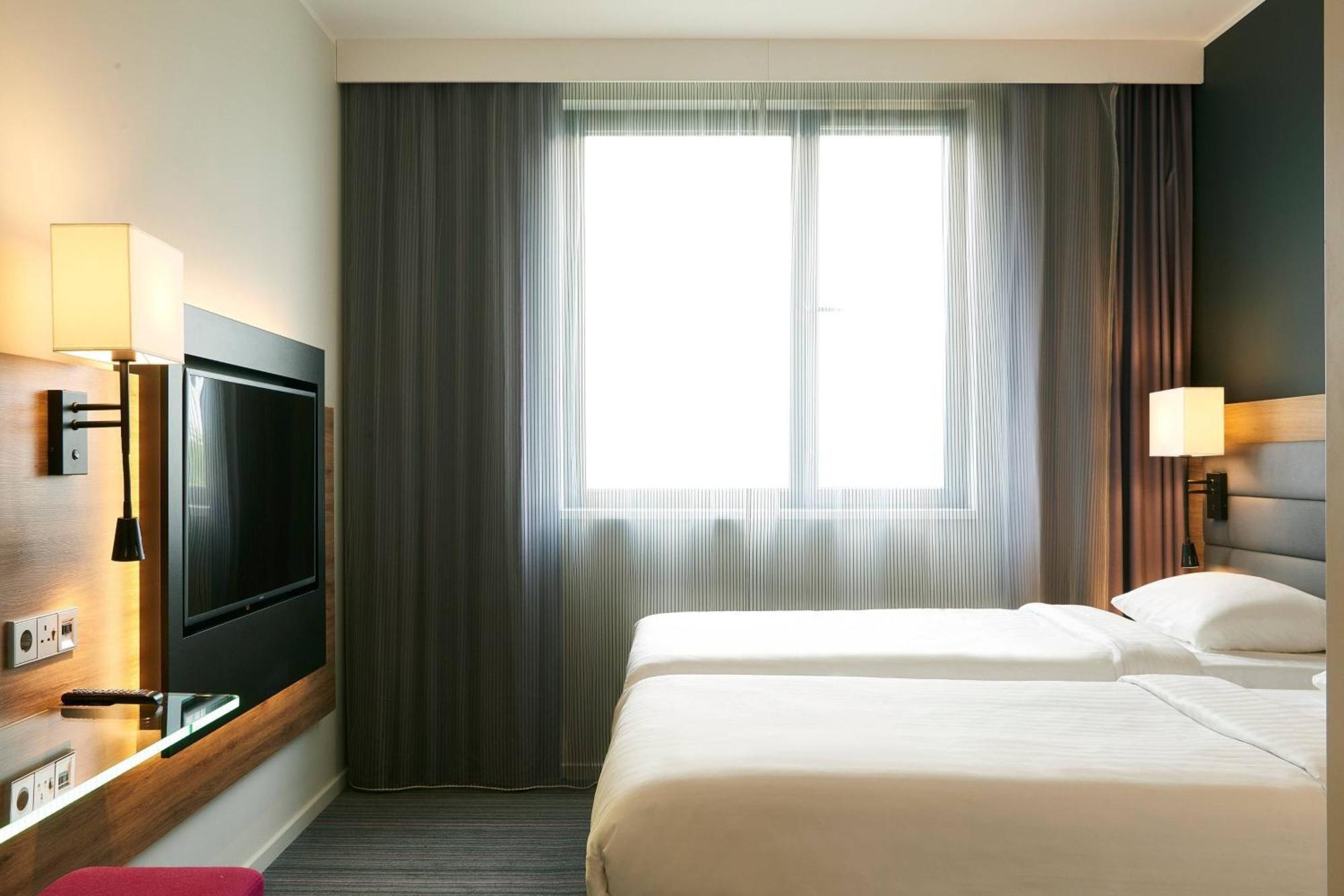Moxy York Hotel Bagian luar foto