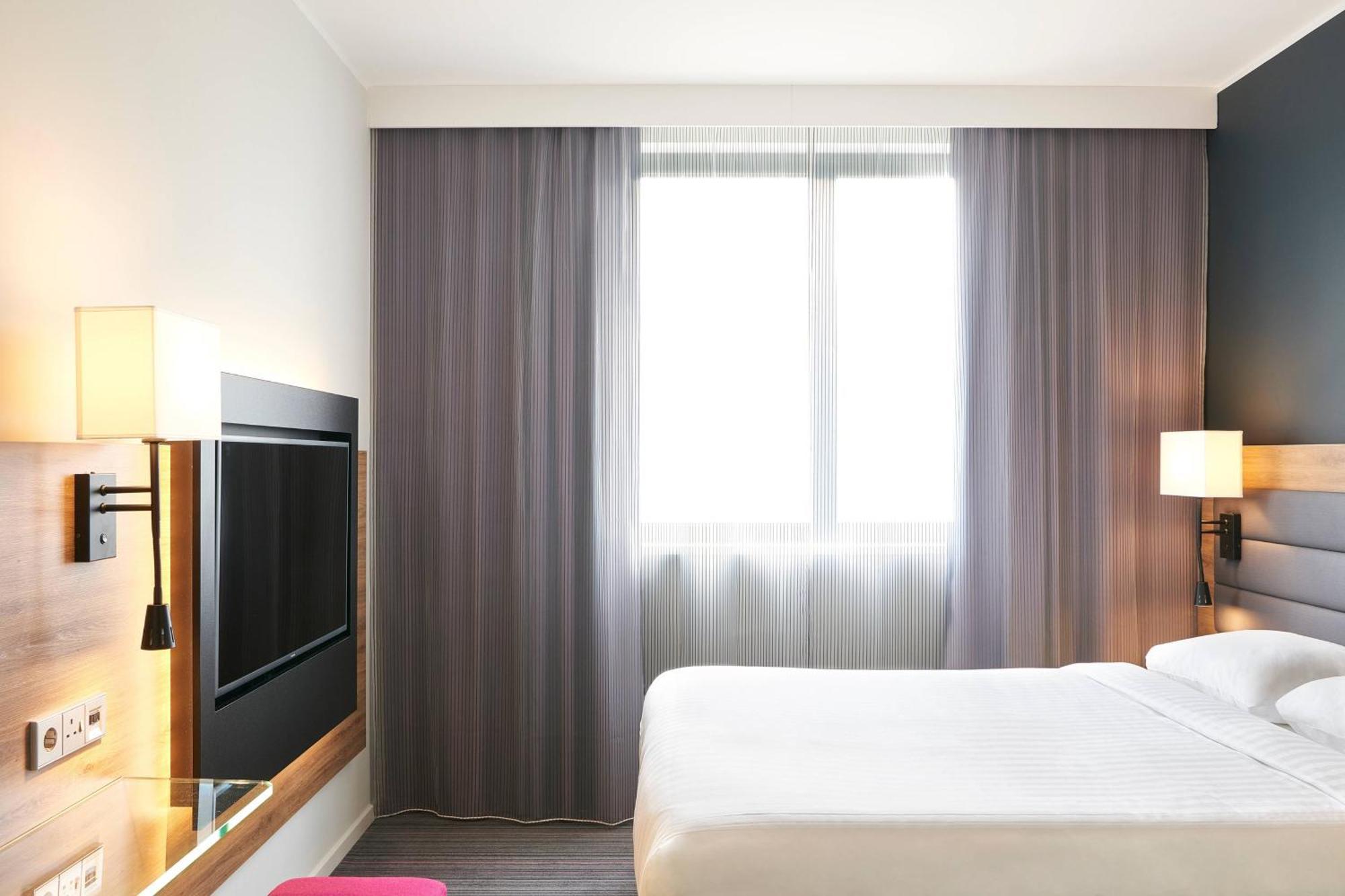 Moxy York Hotel Bagian luar foto