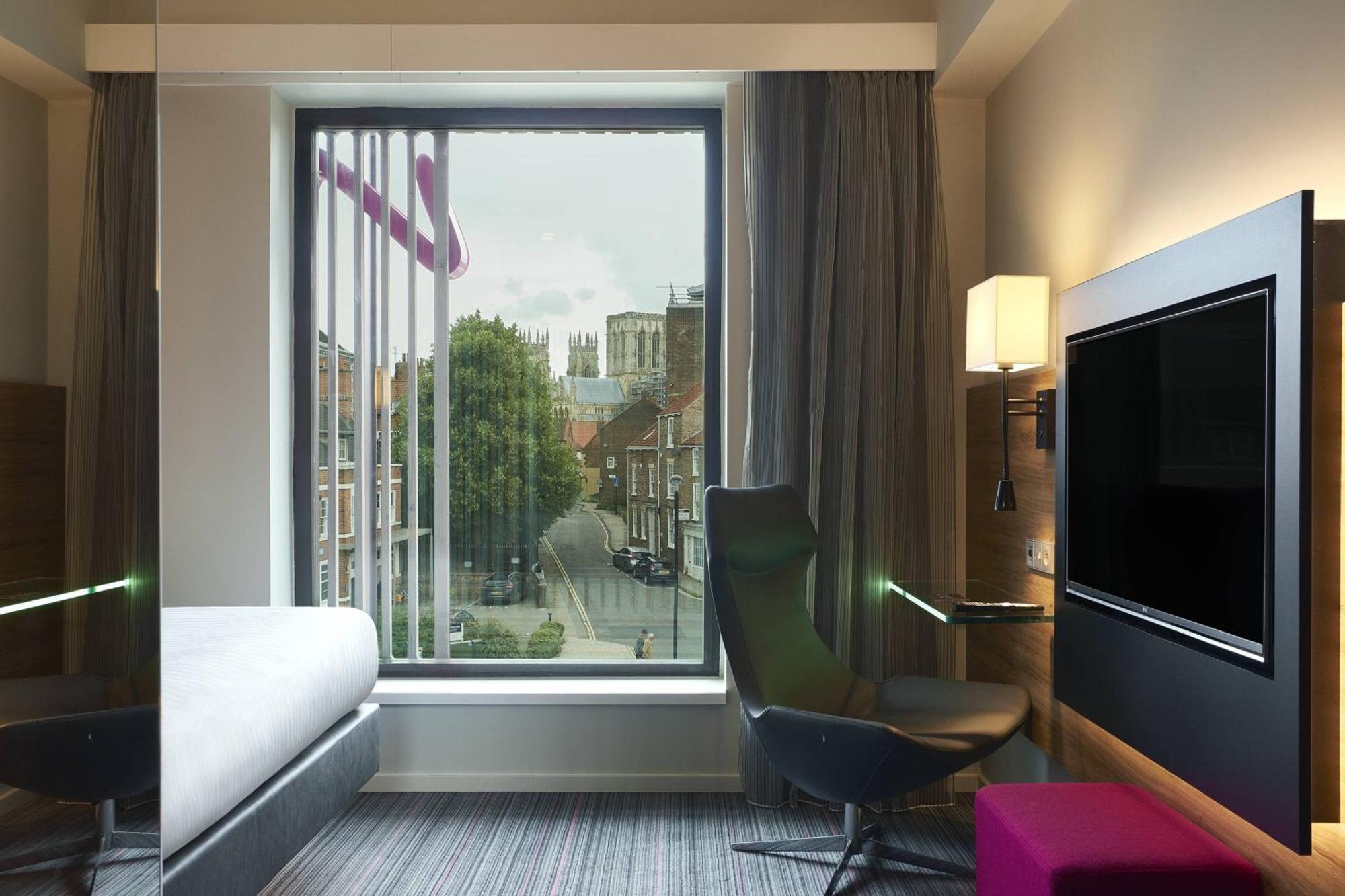 Moxy York Hotel Bagian luar foto