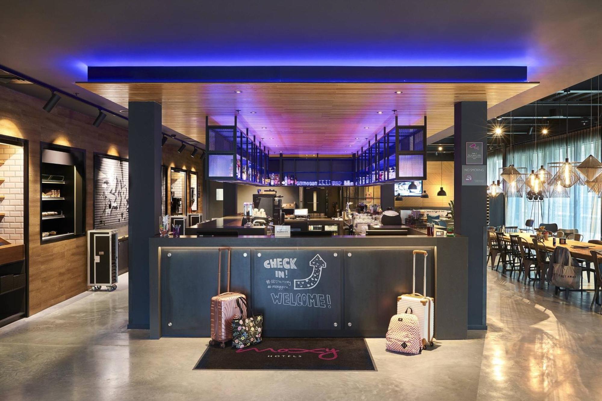 Moxy York Hotel Bagian luar foto