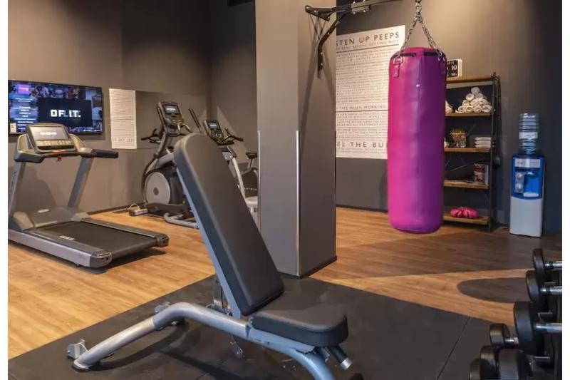Moxy York Hotel Bagian luar foto